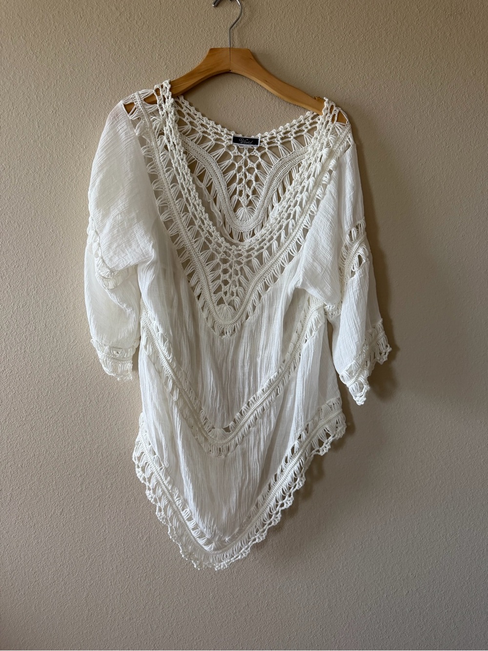 ViVI Cream Crochet V-Neck Boho Top